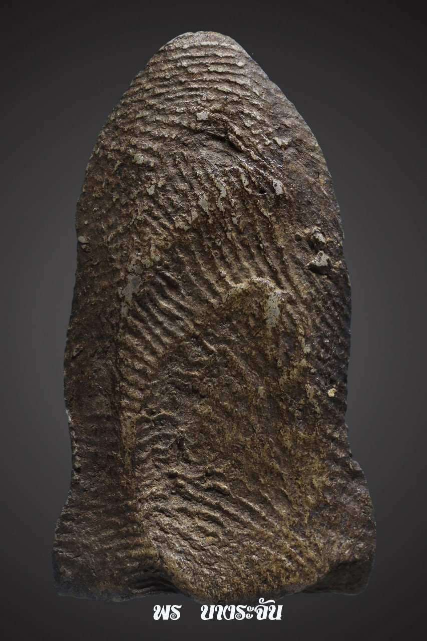其中拍洛 (Phra Rod)造型佛牌, 在泰國北部的喃奔府 (Lamphun)的 Wat Mahawan